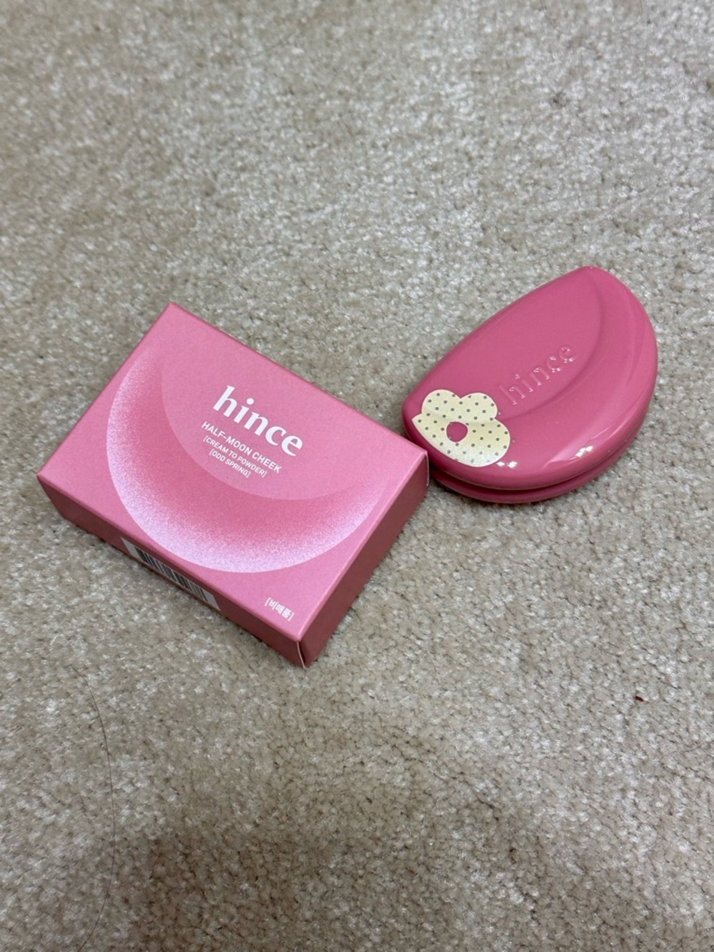 Hinge Half-Moon Cheek Compact